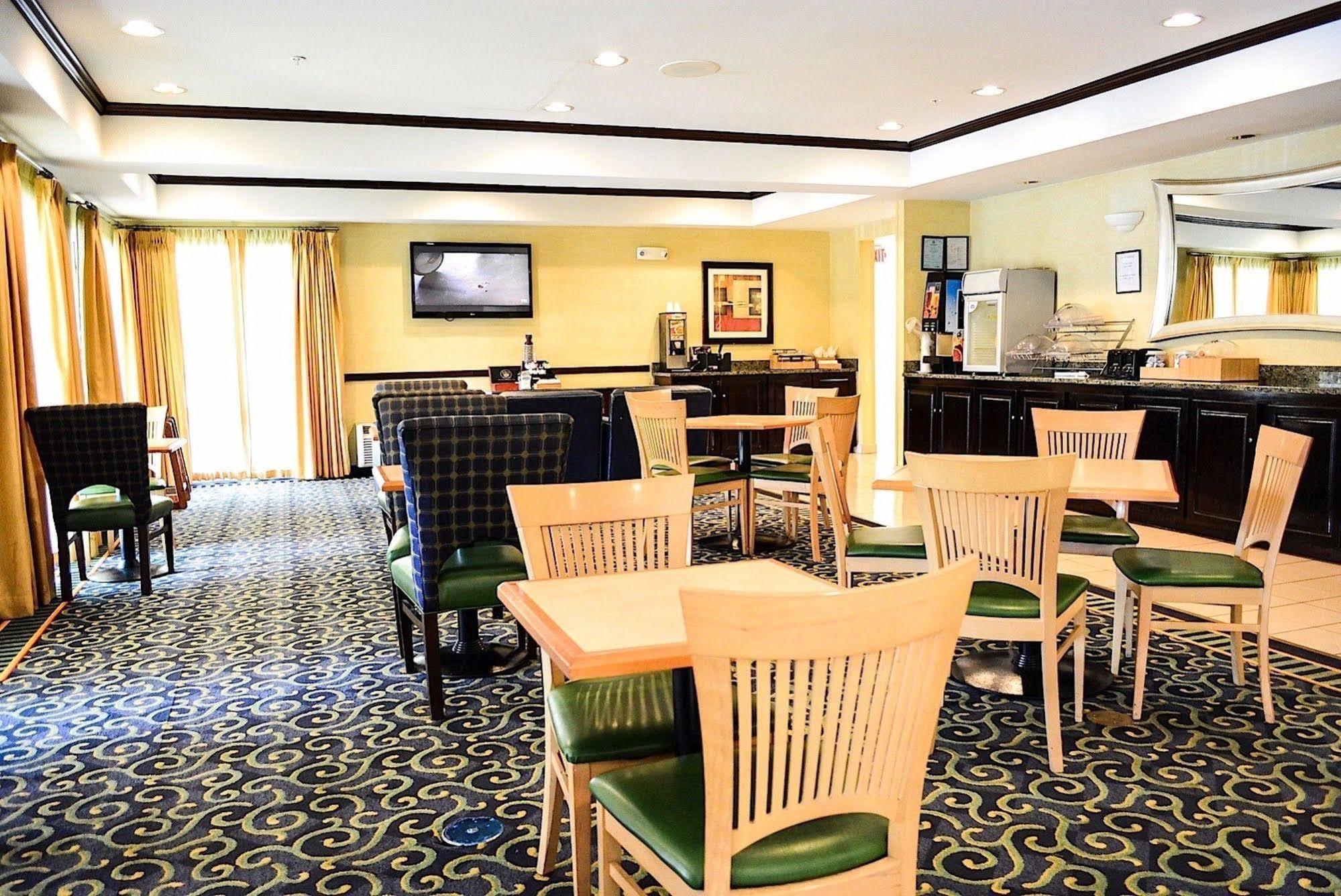 Comfort Inn & Suites Montgomery East Carmichael Rd Dış mekan fotoğraf