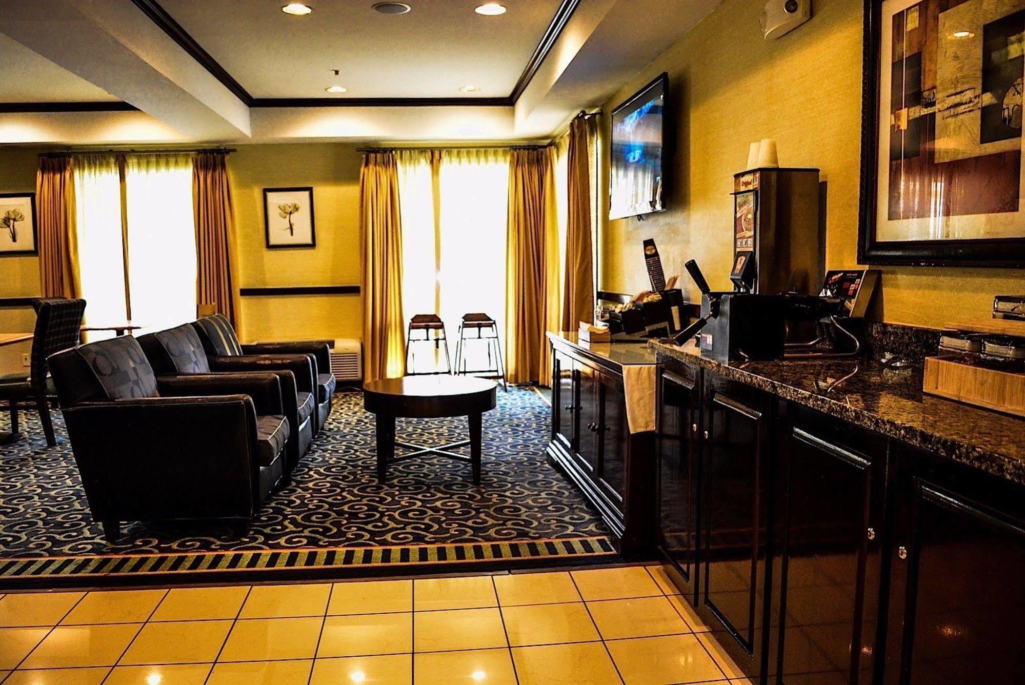Comfort Inn & Suites Montgomery East Carmichael Rd Dış mekan fotoğraf