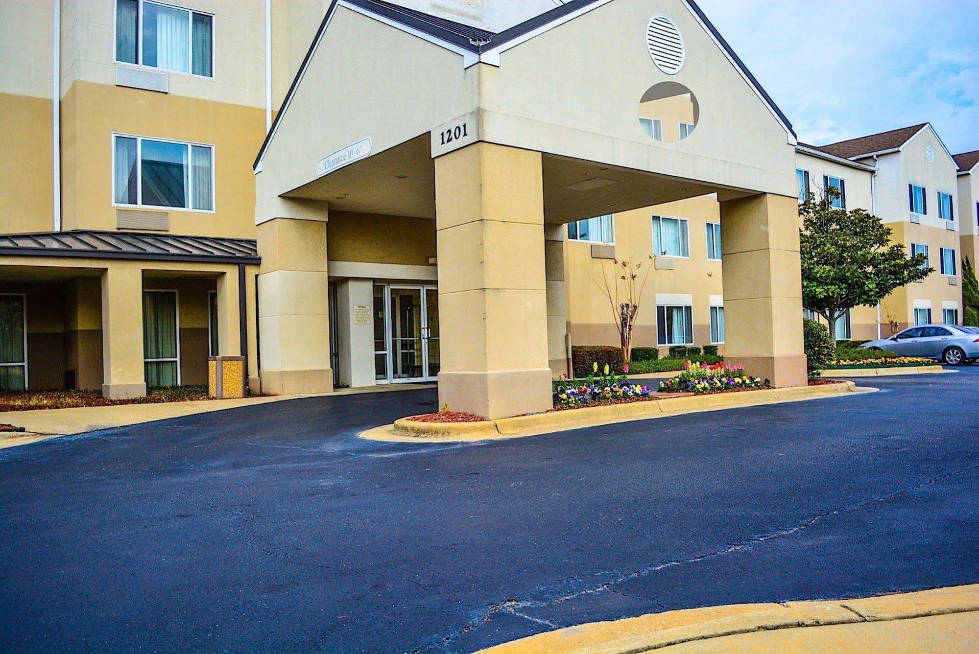 Comfort Inn & Suites Montgomery East Carmichael Rd Dış mekan fotoğraf